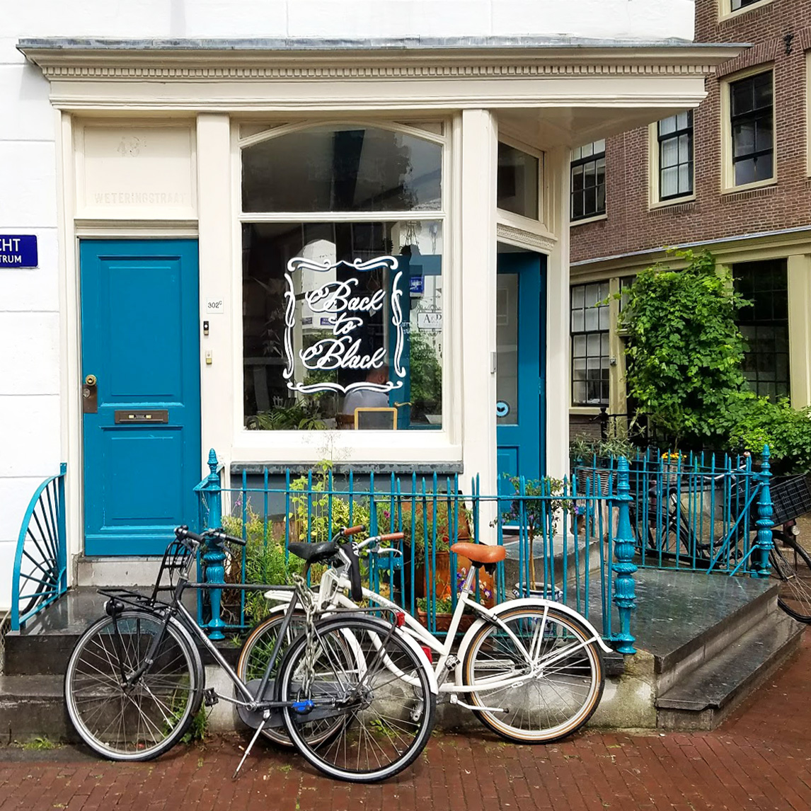 3 coffee shops in Amsterdam